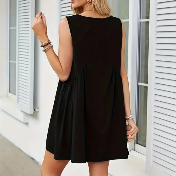 Loose V-neck Ruffle Hem Tank Dress - Picture 2 of 5